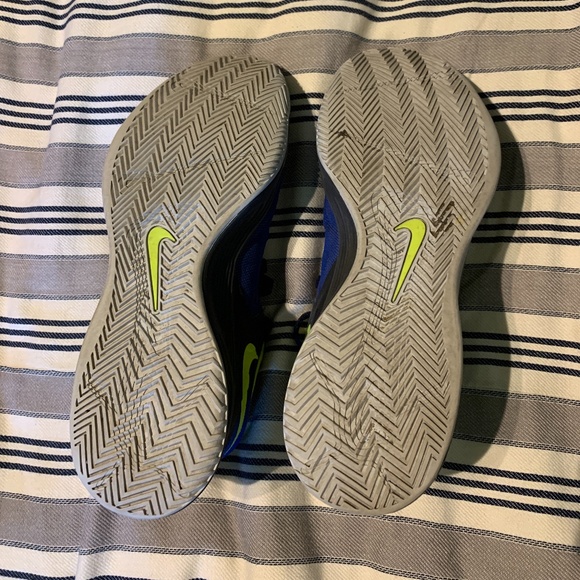 Nike Hyperfuse Low - Picture 3 of 4